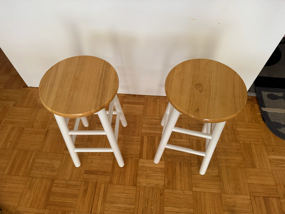 Set of 2 Bar Stools - Wood Seat, White Legs - photo 5