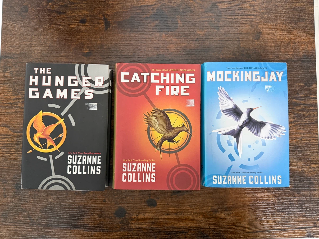 The Hunger Games Book Trilogy 10$