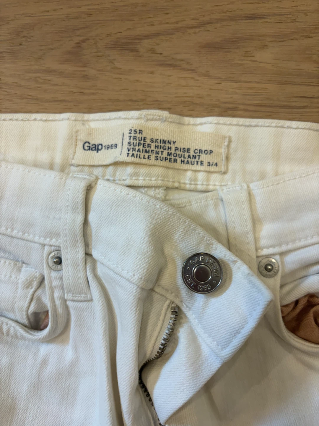Gap size 25 White True Skinny Super High Rise Crop Jeans - photo 2