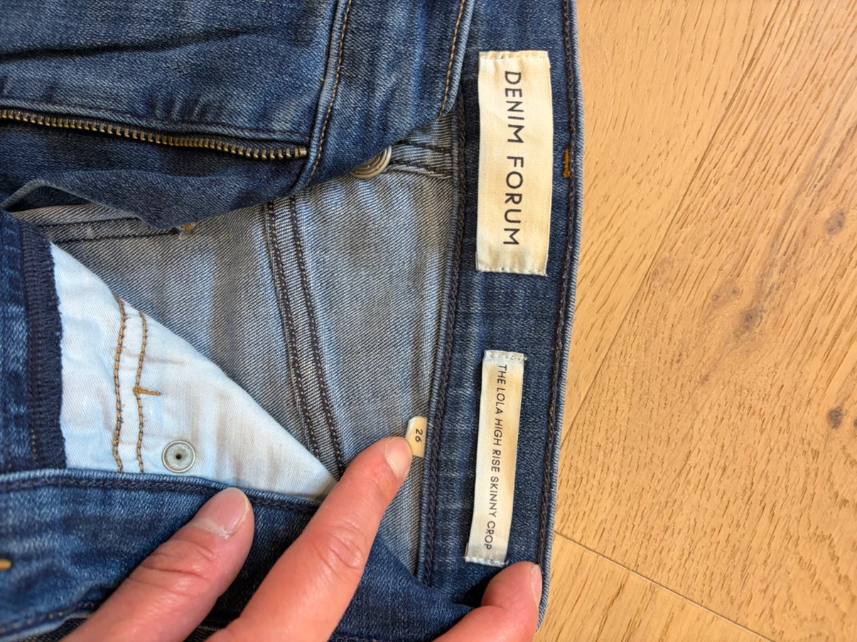 DENIM FORUM The Lola High Rise Skinny Crop Jeans Size 26 - photo 2