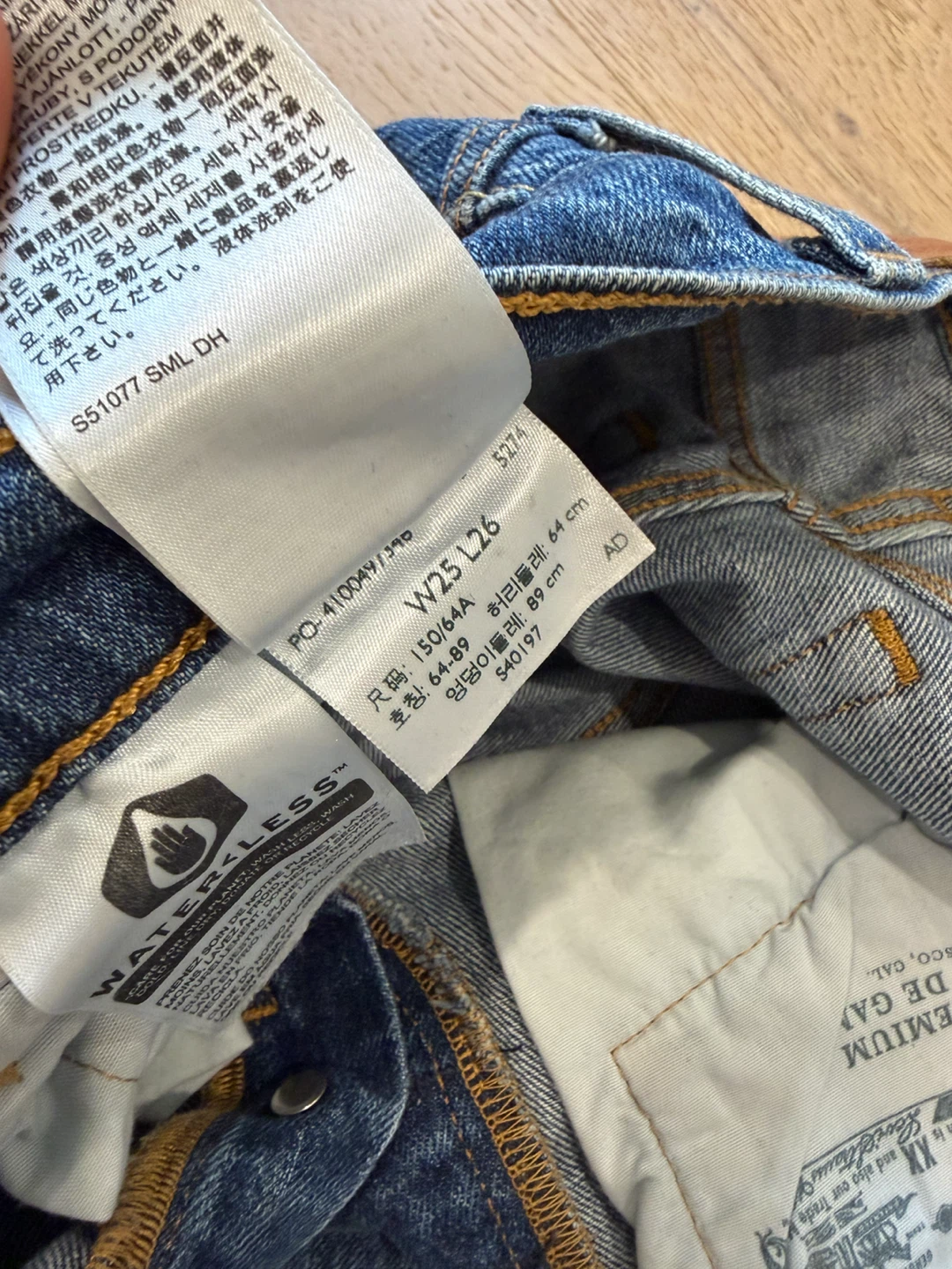 Levi's 501 Jeans size 25 - photo 3
