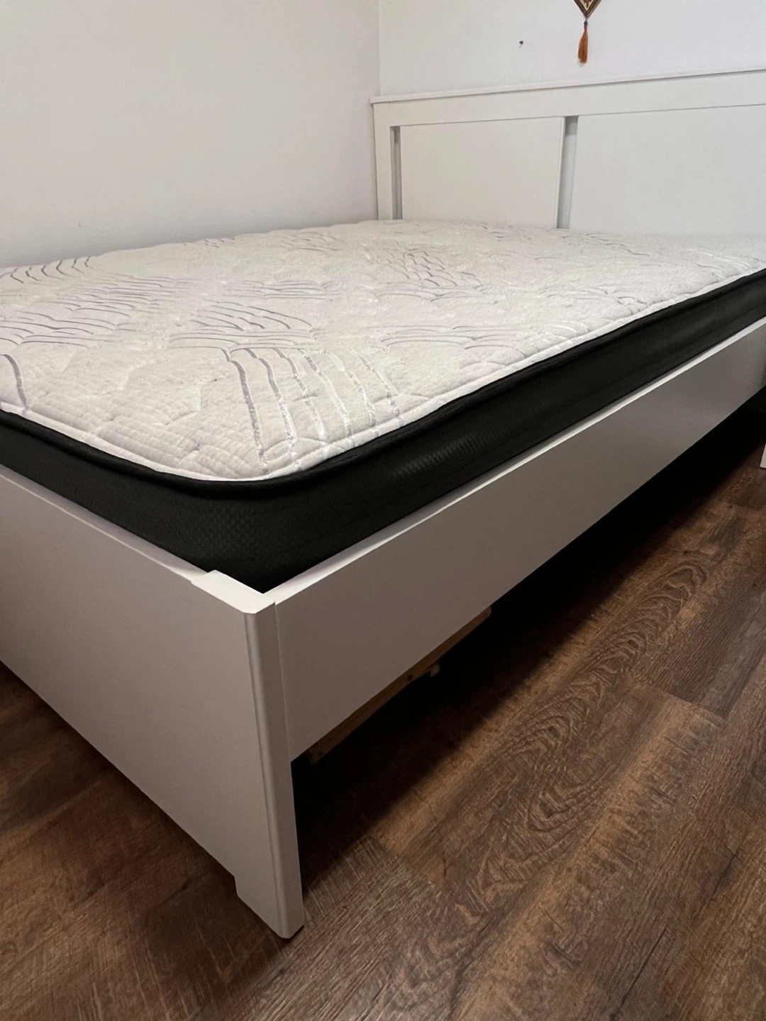 White Queen Size Bed Frame with Mattress - photo 2