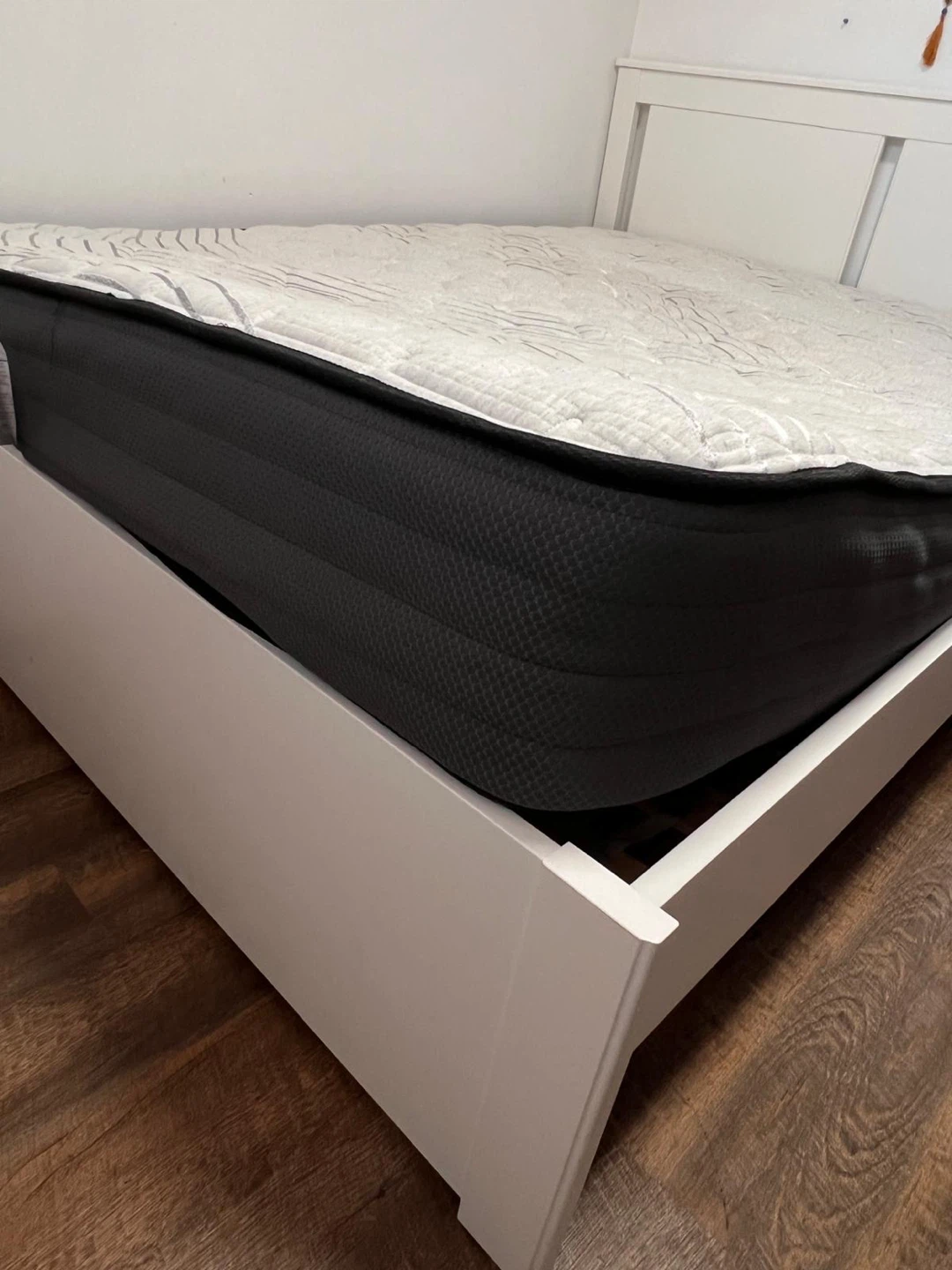 White Queen Size Bed Frame with Mattress - photo 3