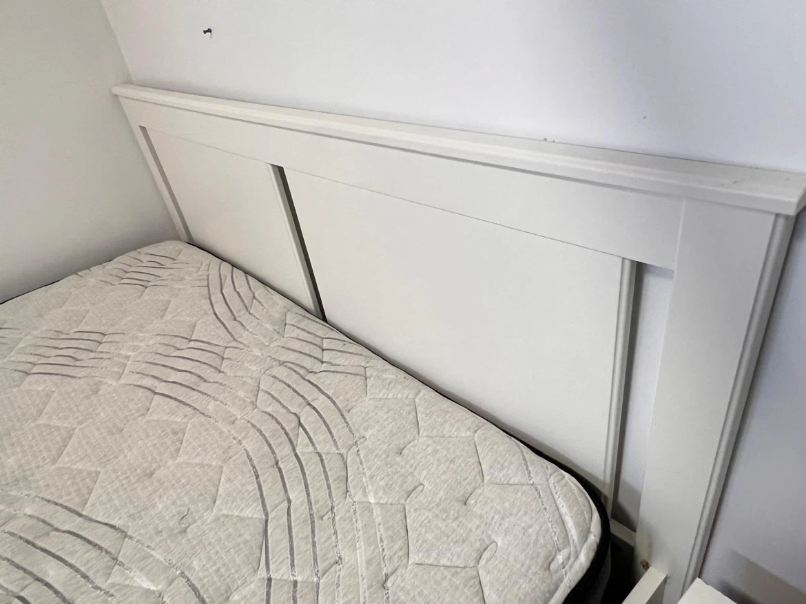 White Queen Size Bed Frame with Mattress - photo 4