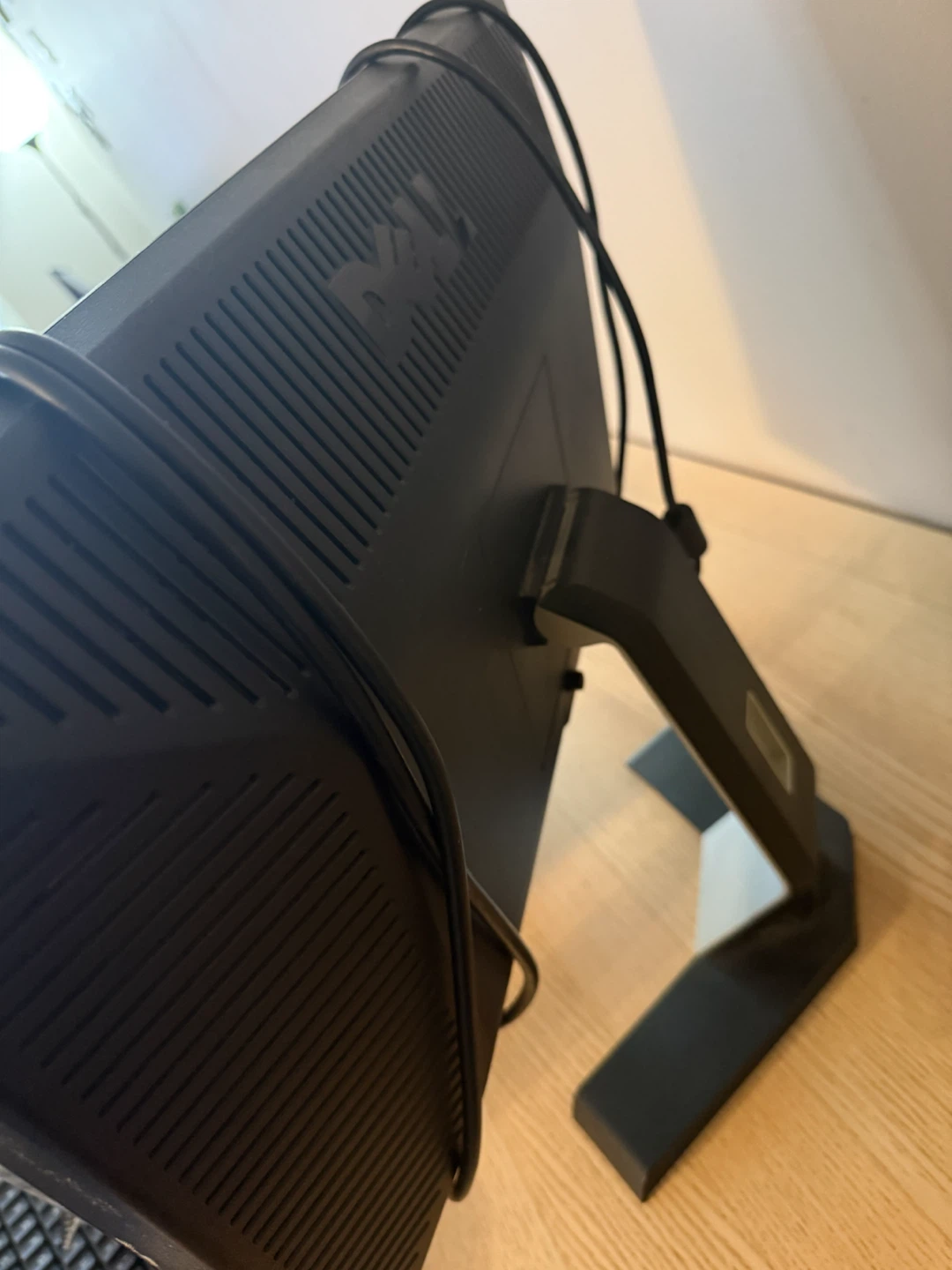 Dell 19-inch Computer Monitor with Headphones - photo 2