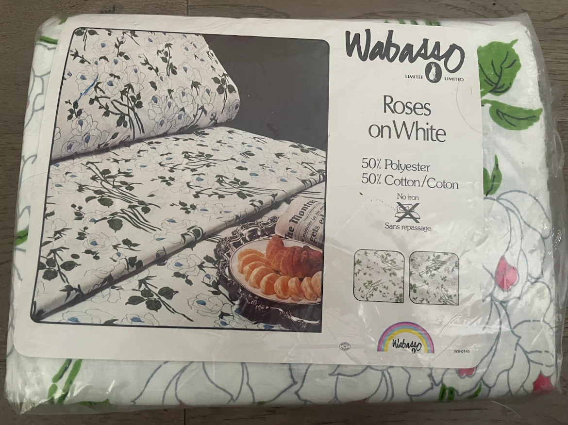 NEW! VINTAGE Wabasso Roses on White Queen Sheet Set - photo 2