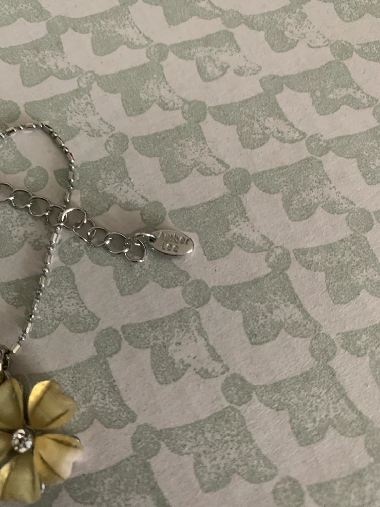 Amber Lee Flower Pendant Necklace - photo 3