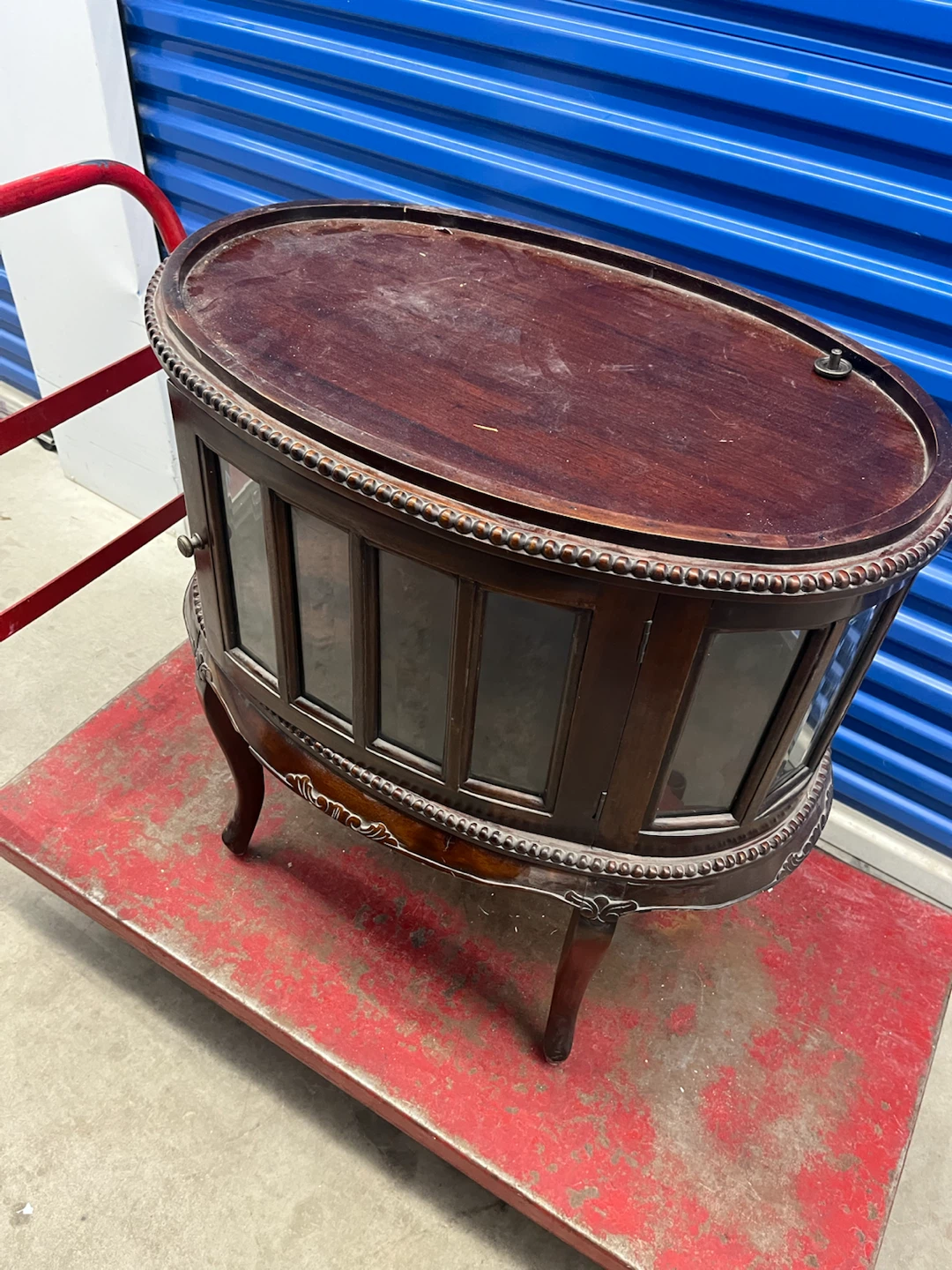 Vintage oval vitrine display cabinet / end table double door - photo 3