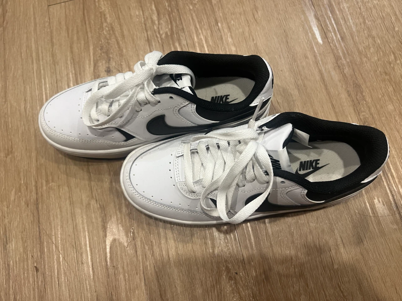 Nike White and Black Sneakers - photo 2