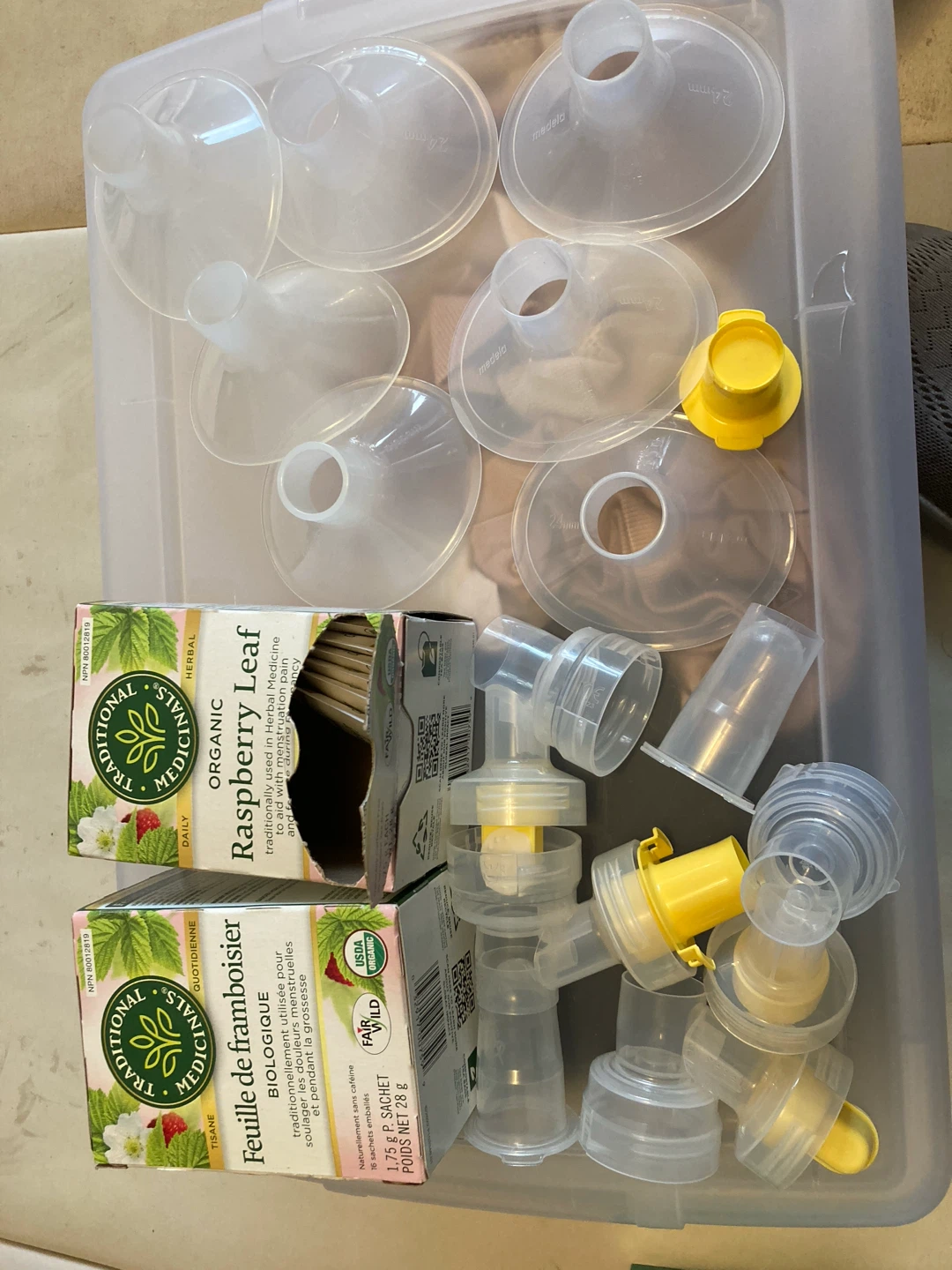 Medela  & Traditional Medicinals Raspberry Leaf Tea