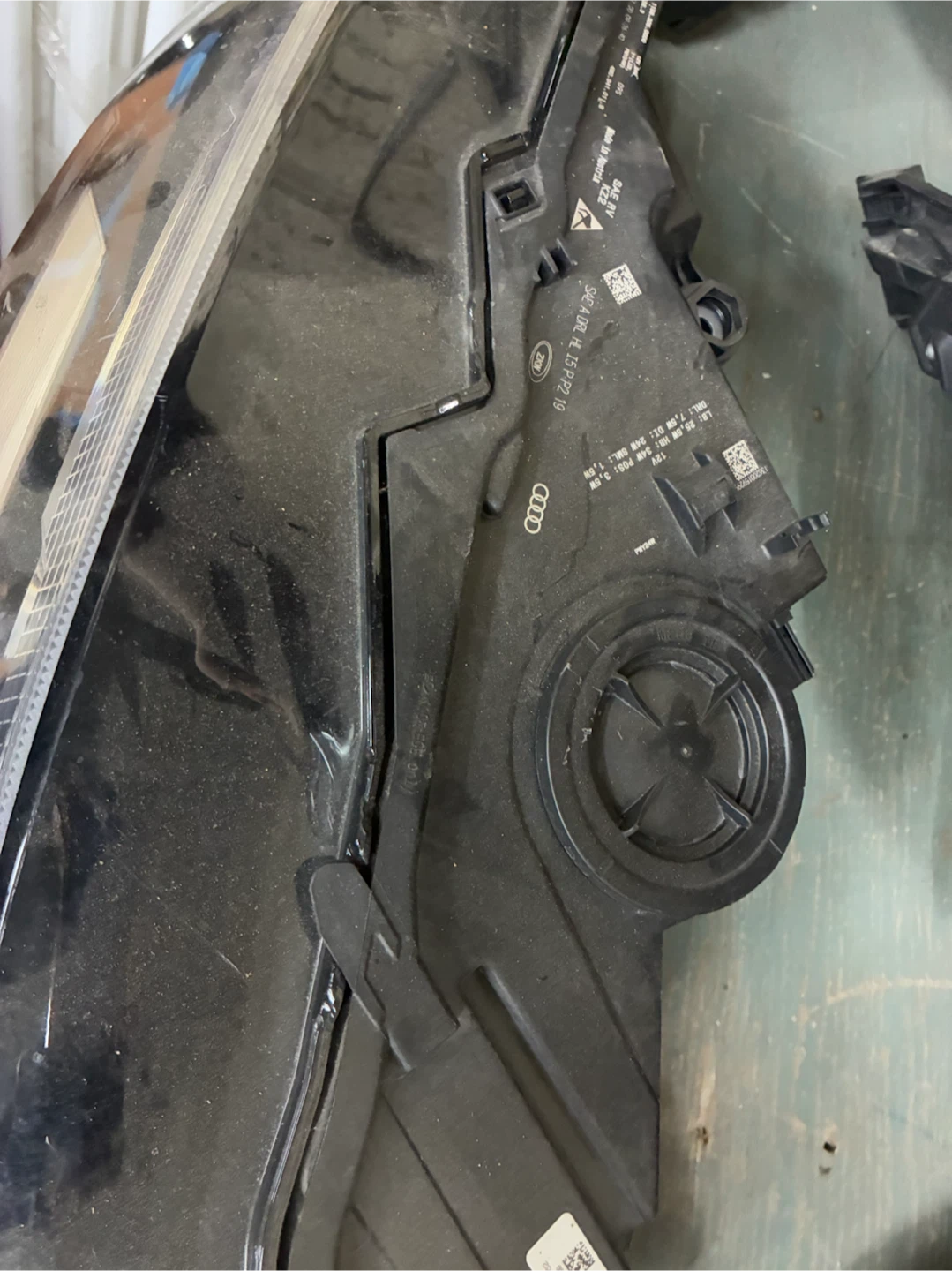 Audi Headlight Assembly - photo 2