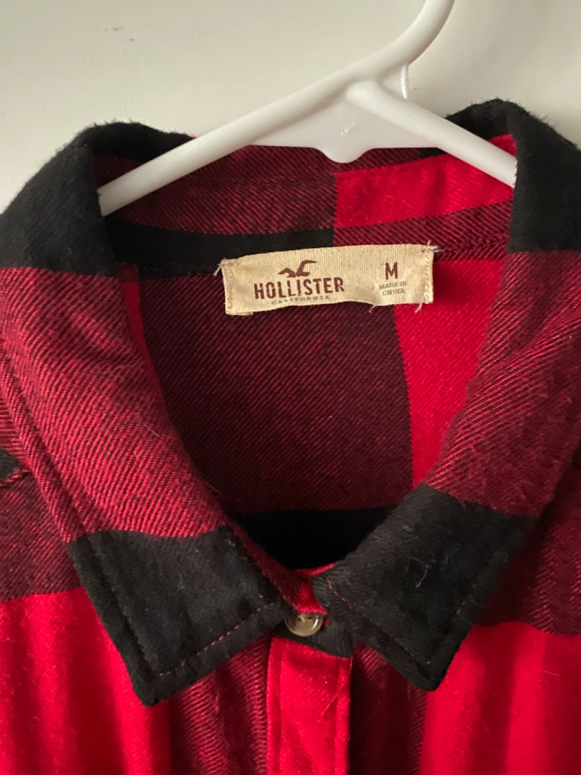 Hollister Red & Black Plaid Flannel Shirt - Medium - photo 3