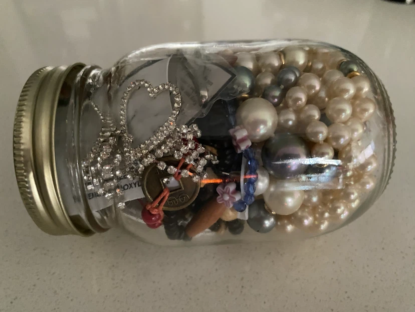 Mystery Jewellery in Jar 🪎 - photo 2