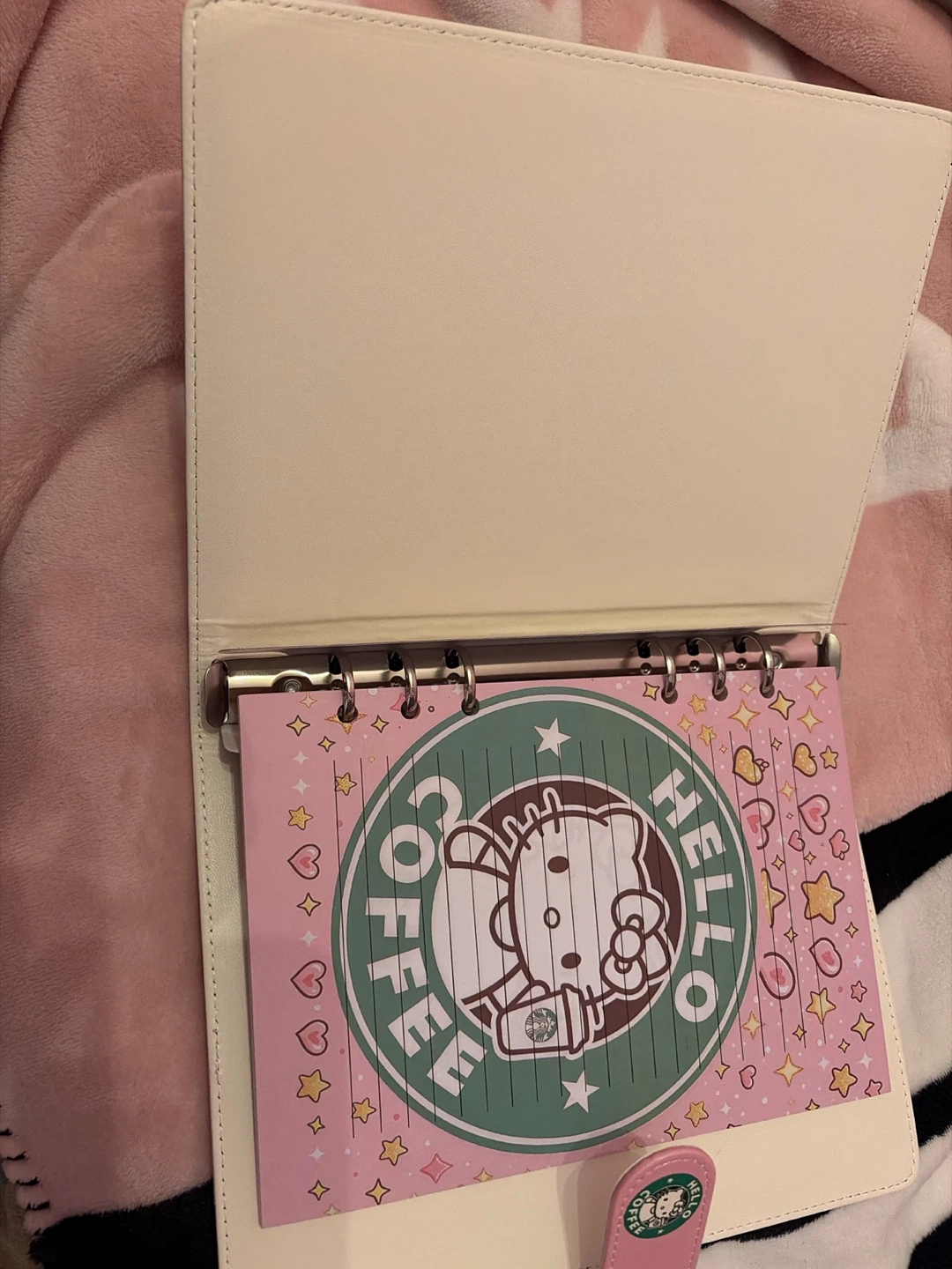 Hello Kitty Starbucks Planner/Organizer - photo 3