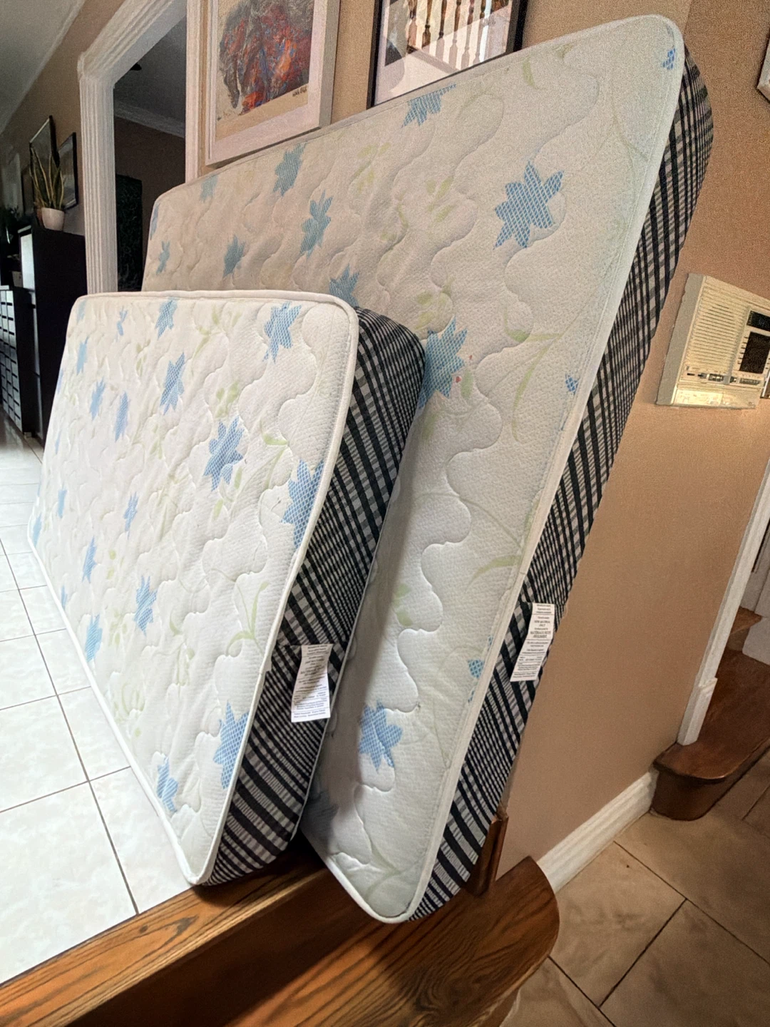 Full and twin size mattresses - photo 2