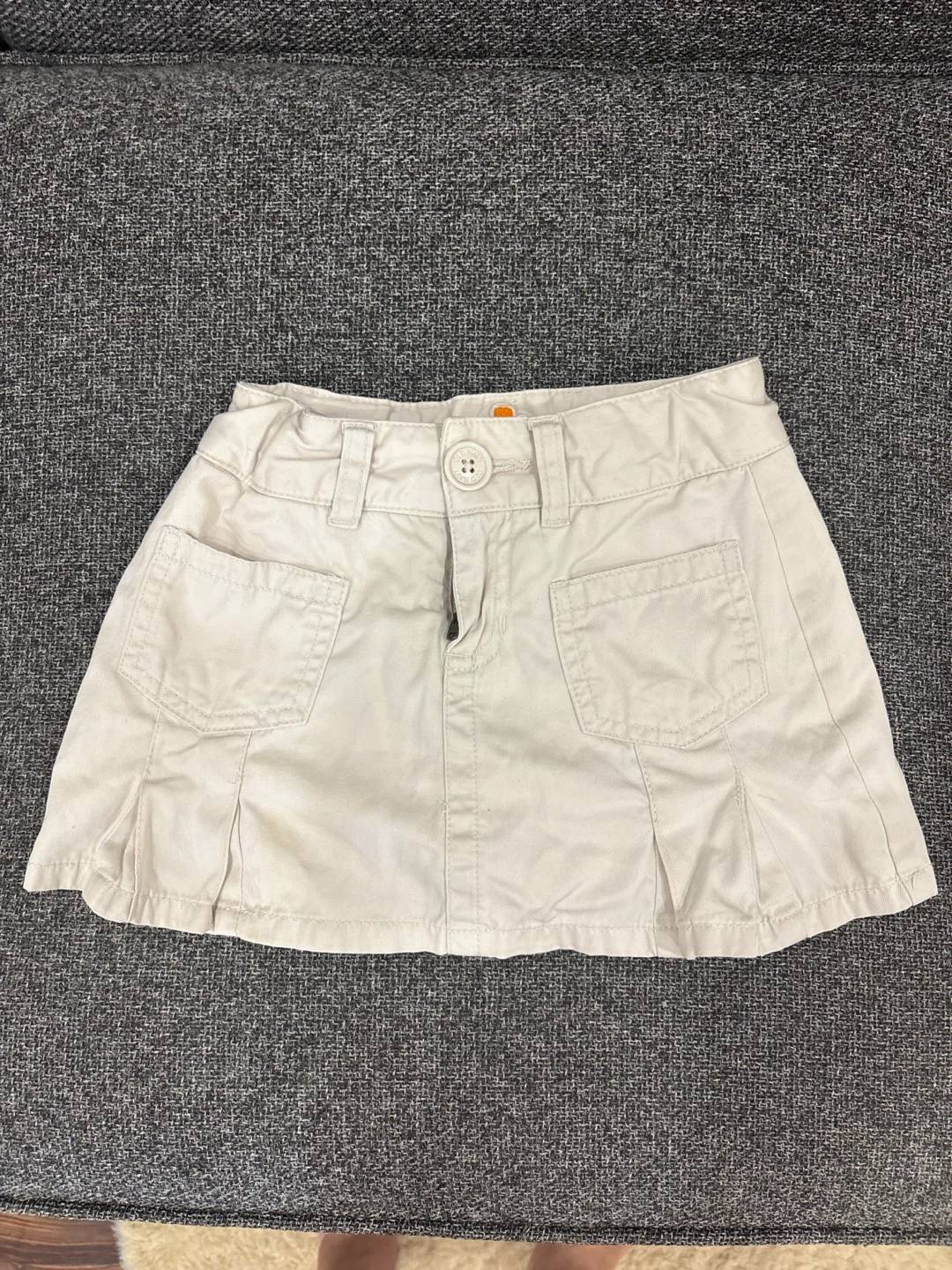 Girl’s Old Navy Beige Pleated Skort