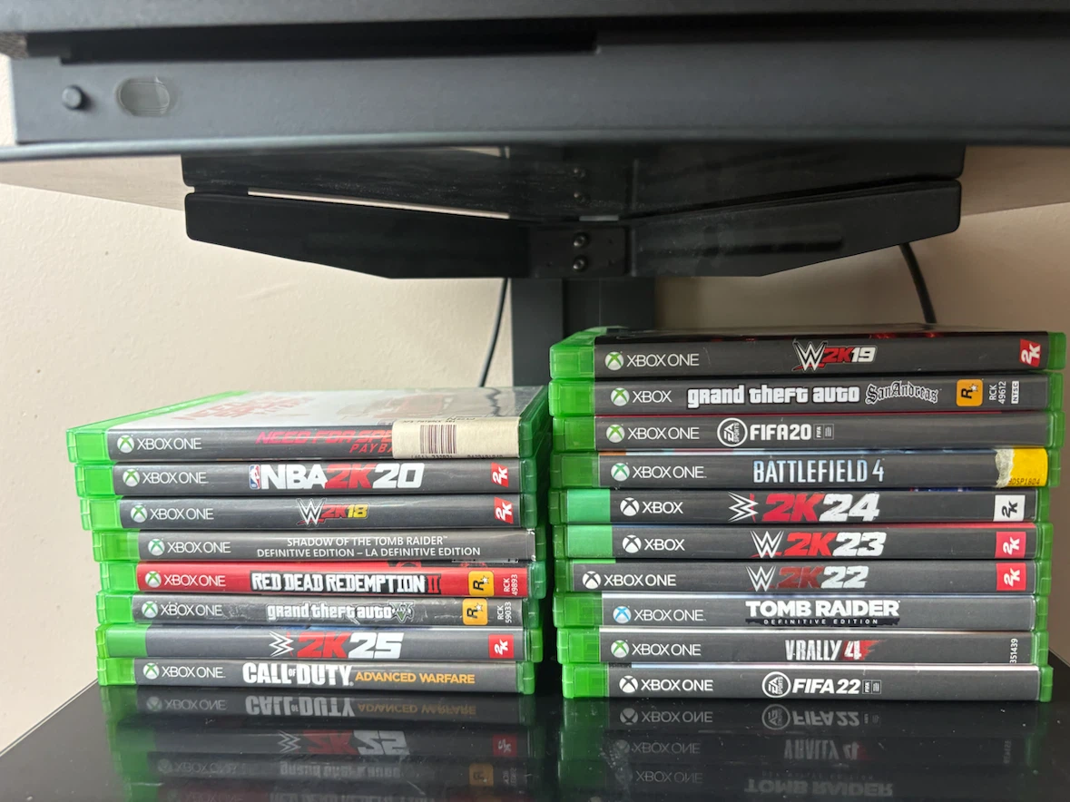 Xbox One X (1TB model) Bundle with Games and Controllers - photo 3
