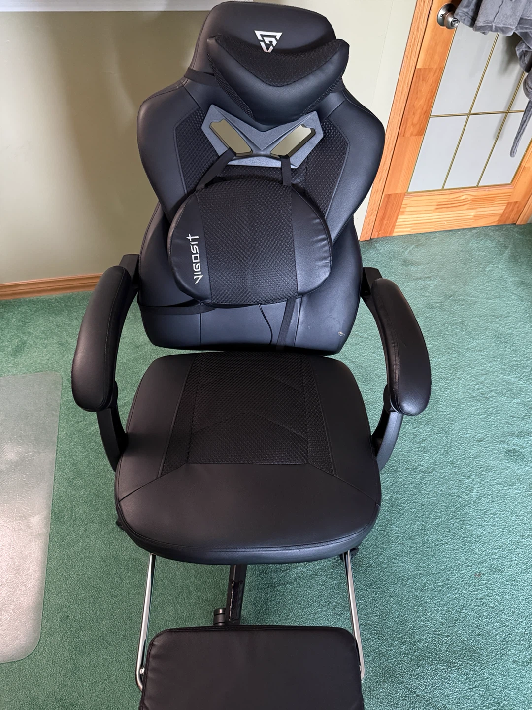 VIGOSIT Gaming Chair with Footrest