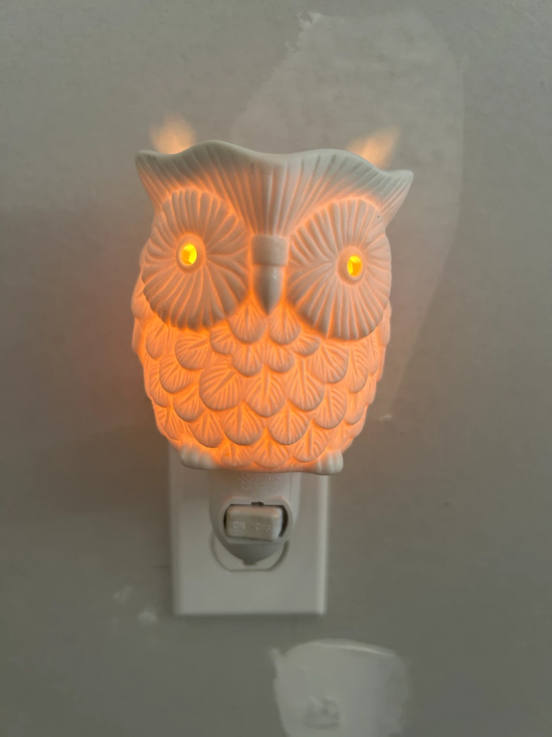 Scentsy White Owl Ceramic warmer