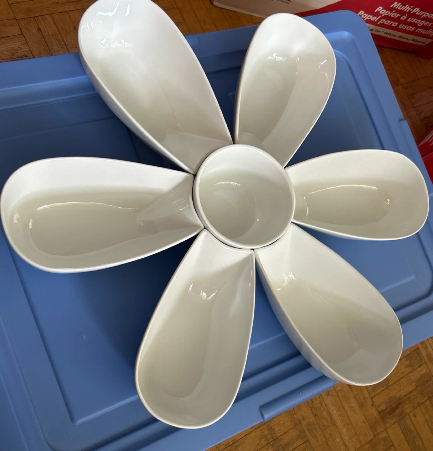 White Petal Serving Platter with Centre Bowl - photo 3
