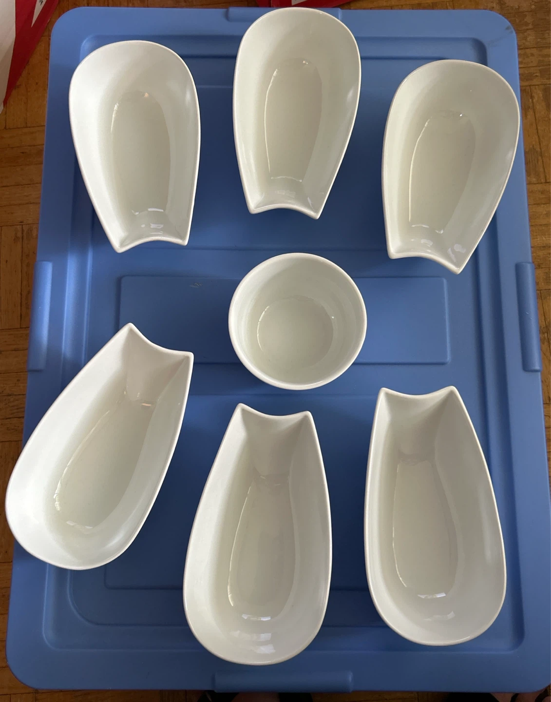 White Petal Serving Platter with Centre Bowl - photo 4