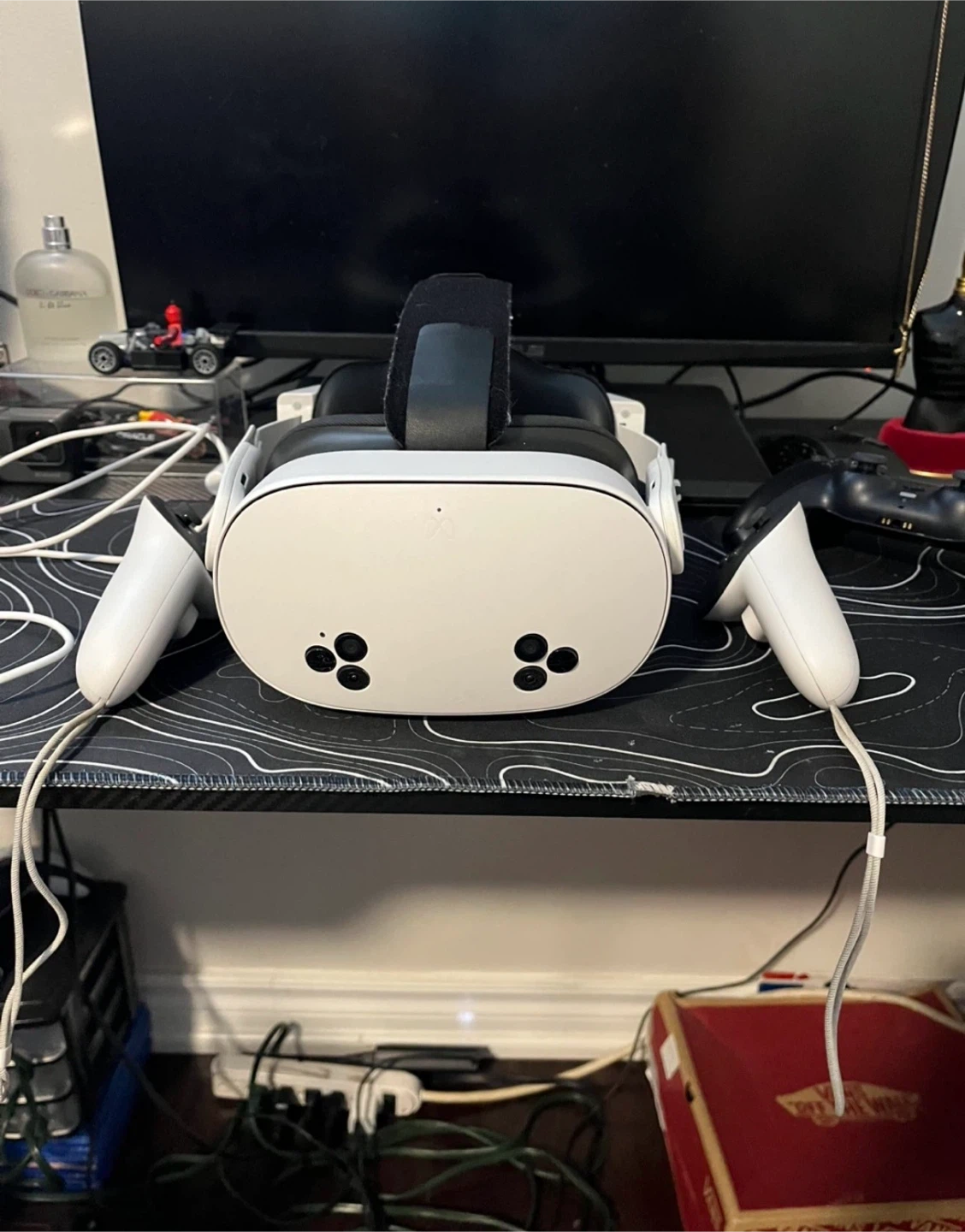 Meta vision 3s with both controllers