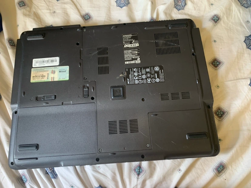 Acer Extensa 5630Z Laptop - photo 3