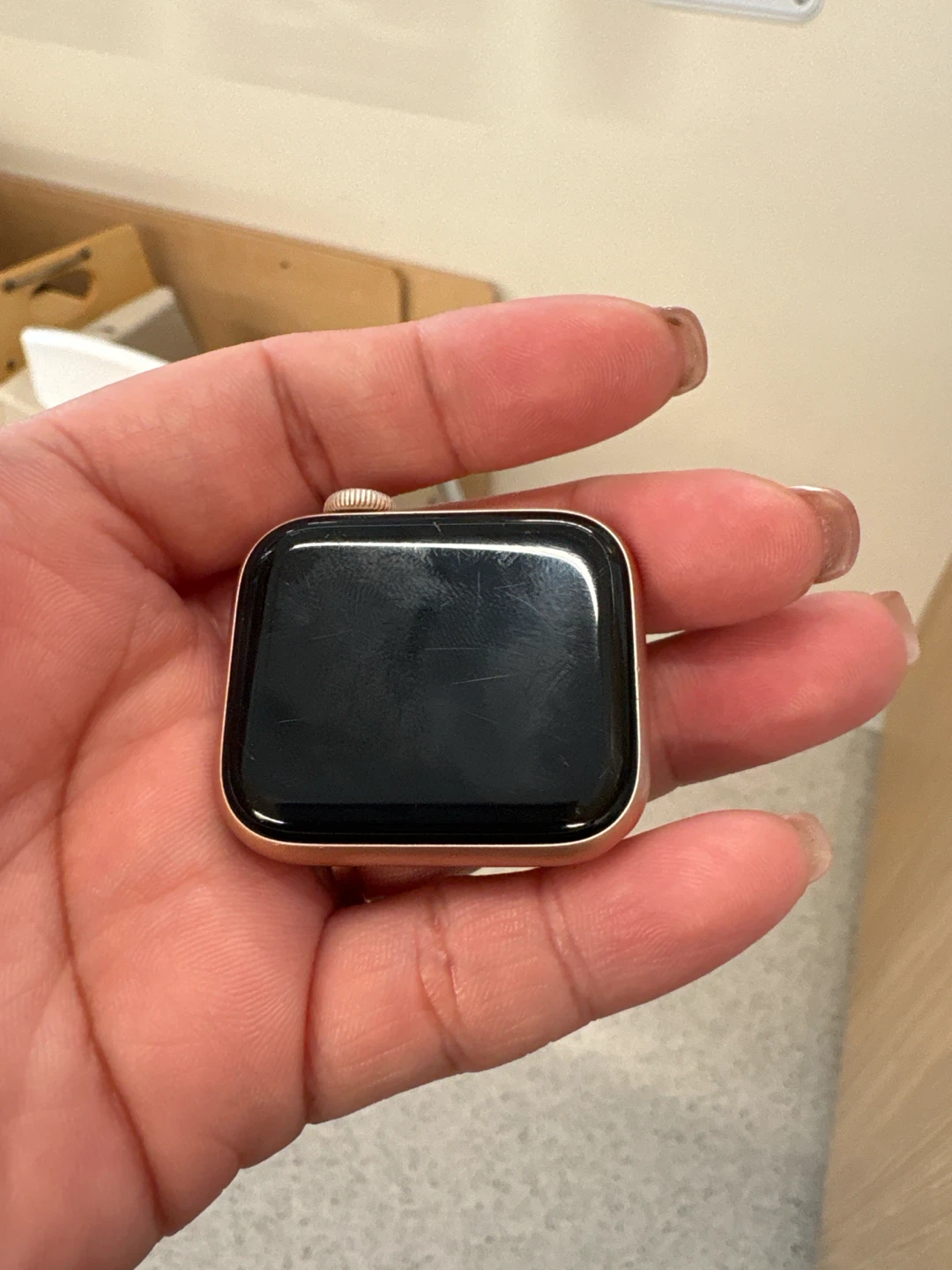 Apple Watch Series 4 Gold Aluminum Case 40mm