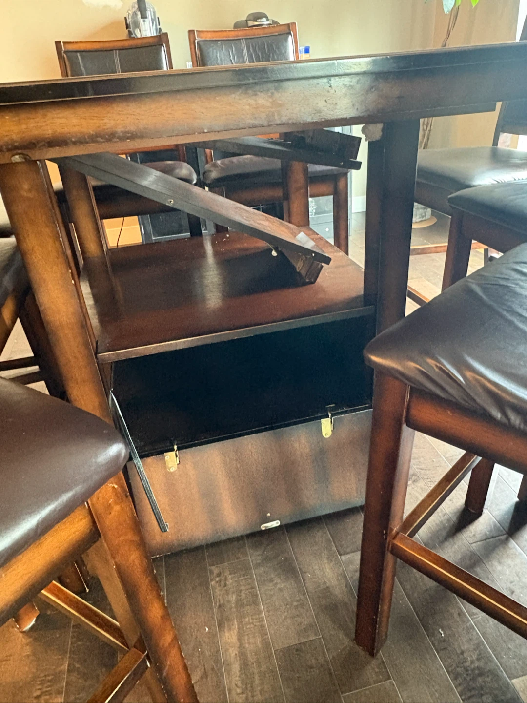 Beautiful dining table with 8 chairs - photo 4