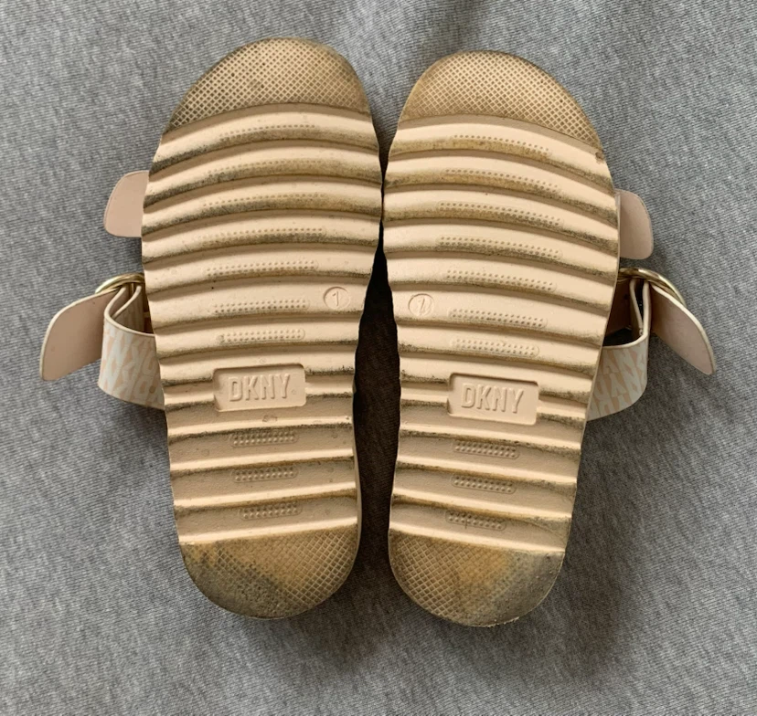 Tiny DKNY Sandals -  Size 1 / UK 12.5 (Girls or Petite Lady) - photo 5