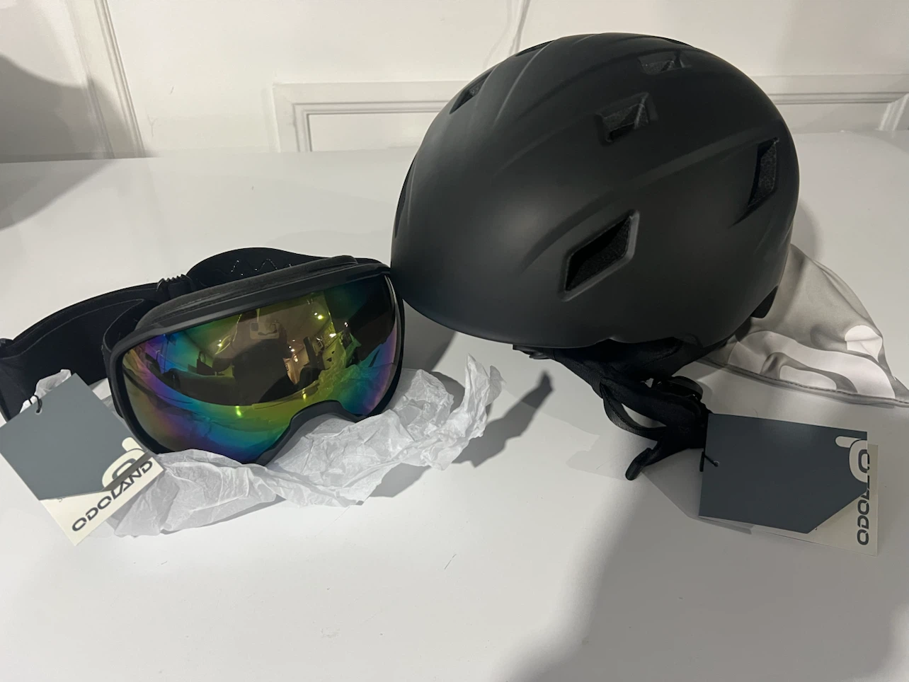 ODOLAND Ski Helmet and Goggles Set