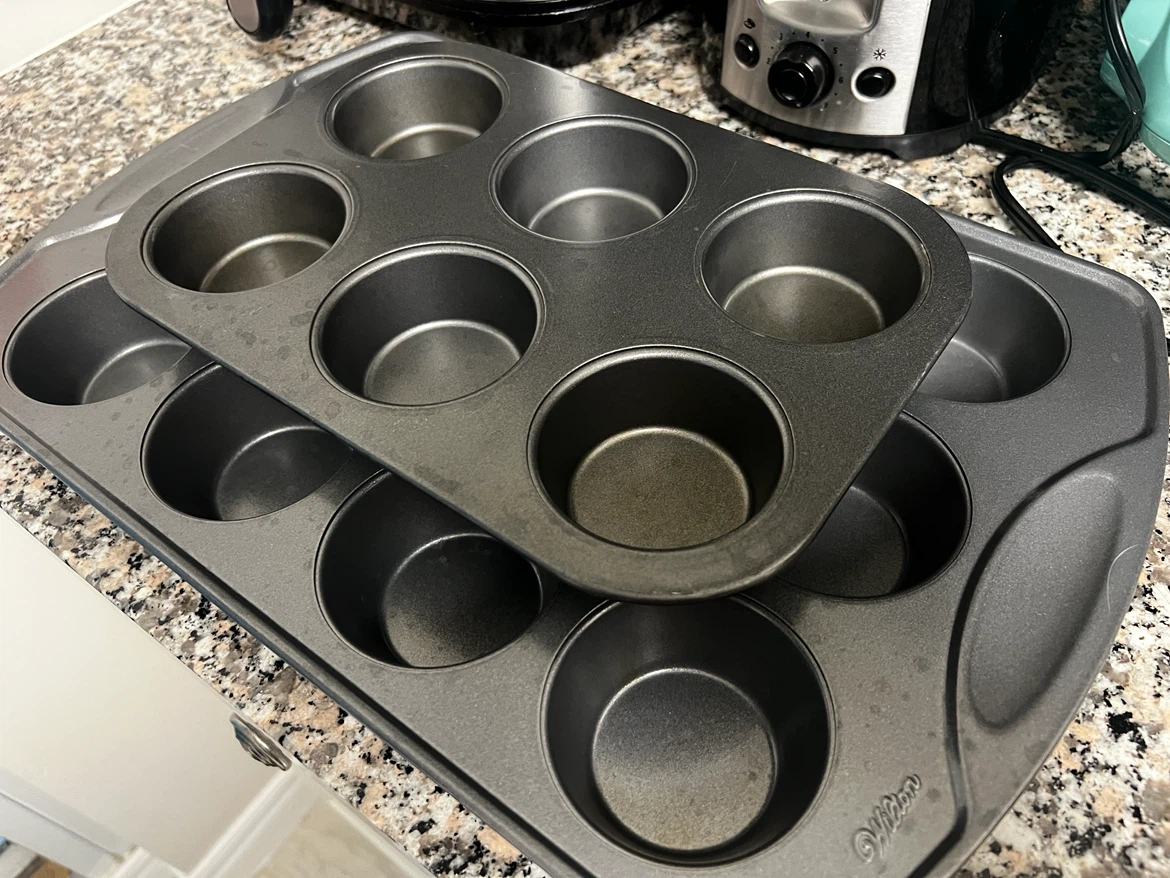 2 Muffin Tins (6 and 12 capacity)