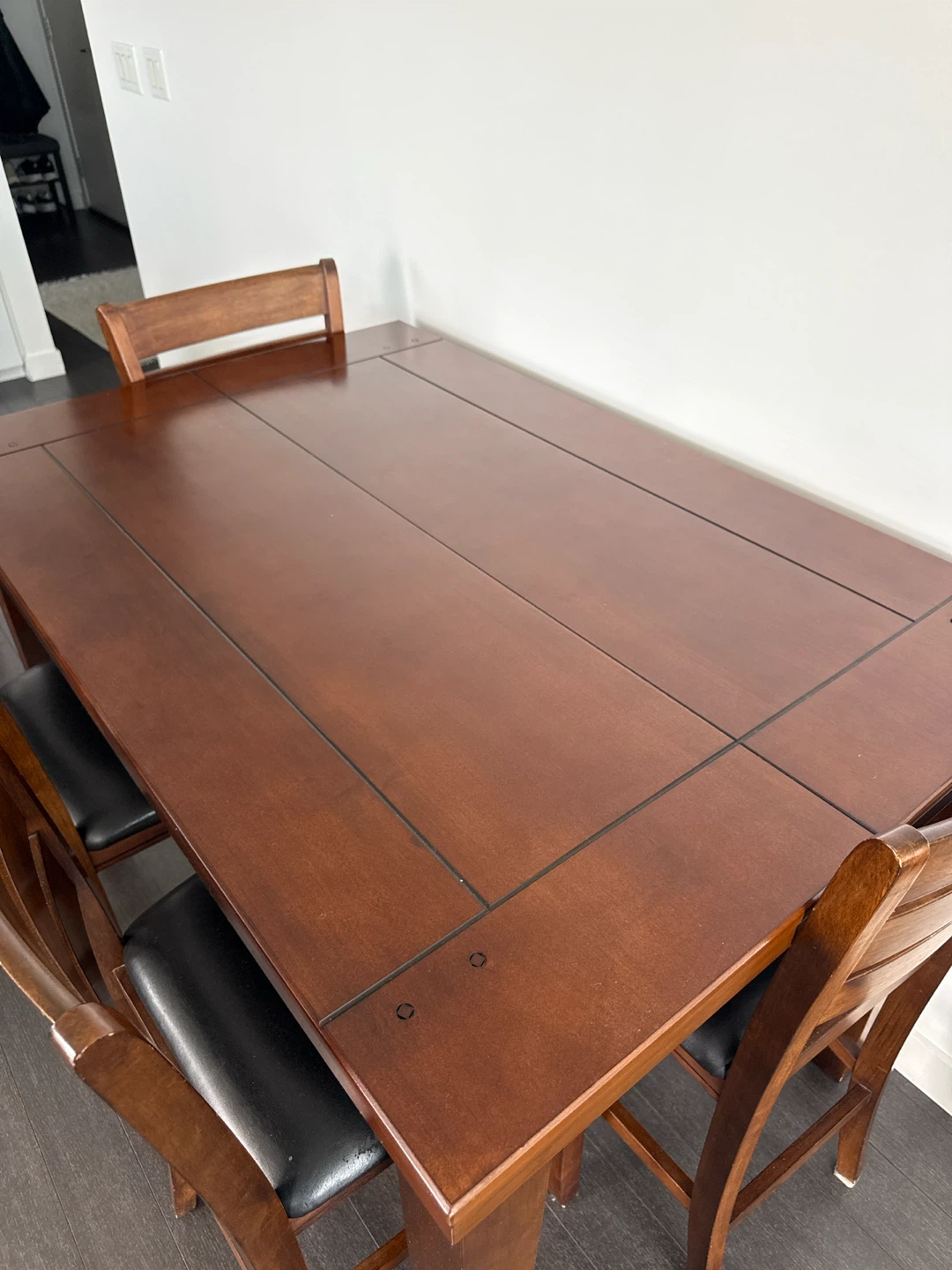 Beautiful solid wood, expandable dining table with 4 chairs