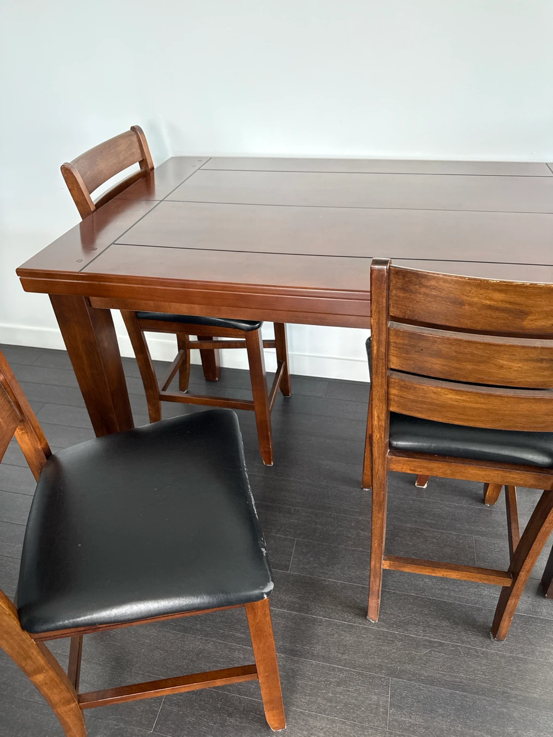 Beautiful solid wood, expandable dining table with 4 chairs - photo 2