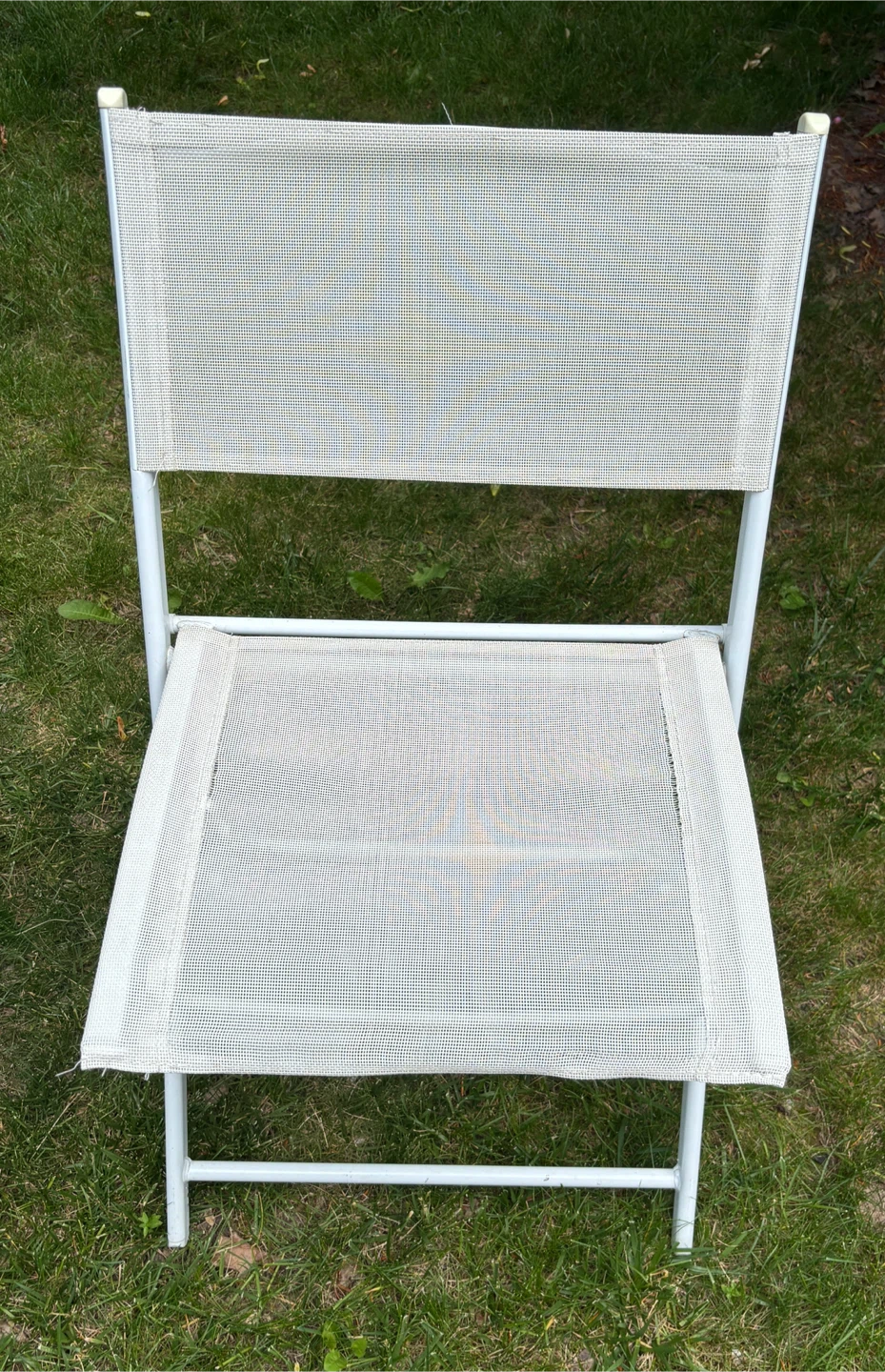 Beautiful Top-tier White Folding Chairs - photo 4