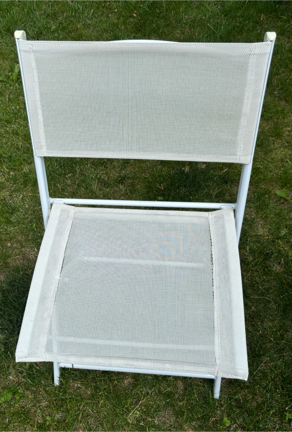 Beautiful Top-tier White Folding Chairs - photo 5