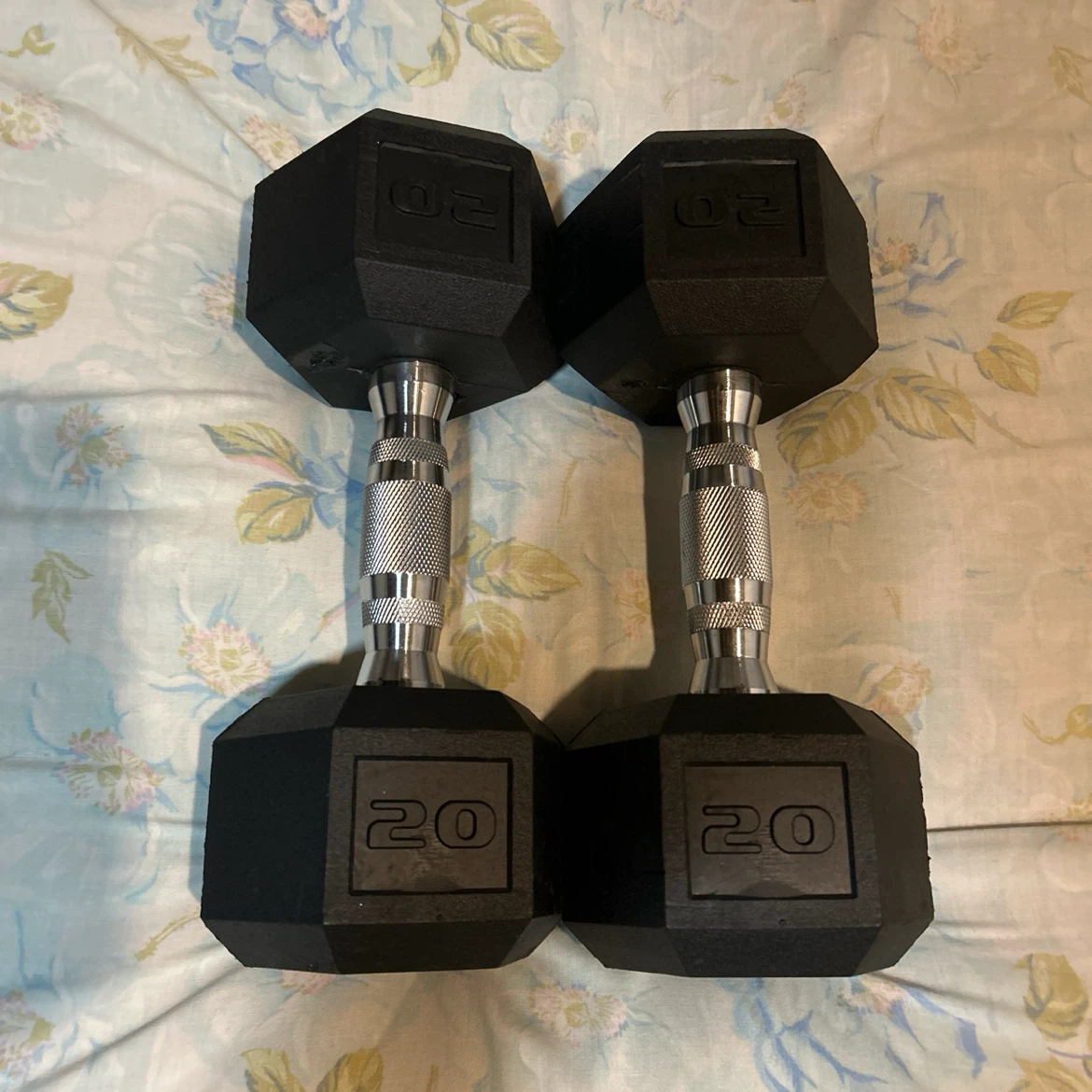 Pair of 20lb Hex Dumbbells - photo 3