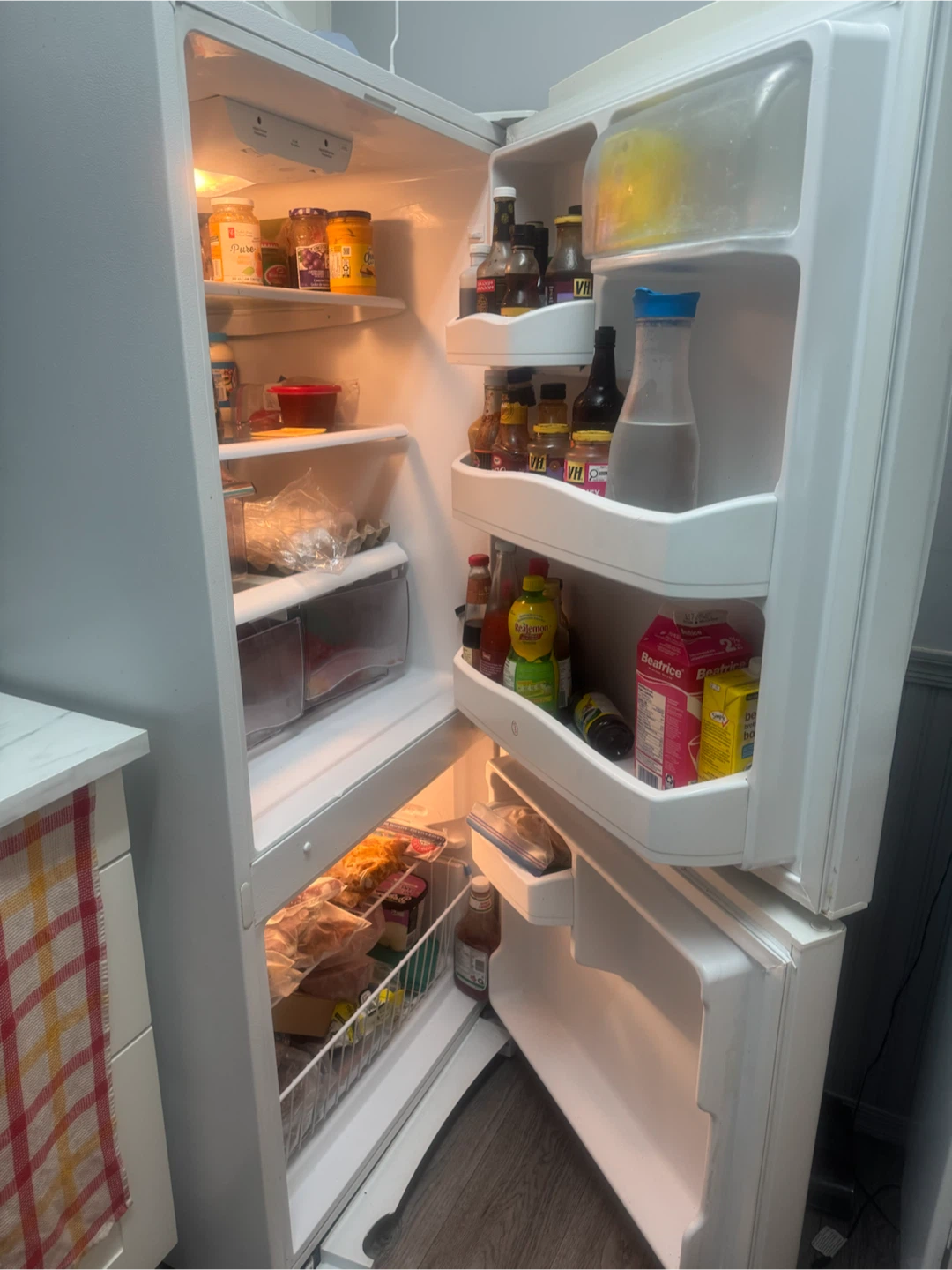 GE Bottom-Freezer Refrigerator – Excellent Condition - photo 2