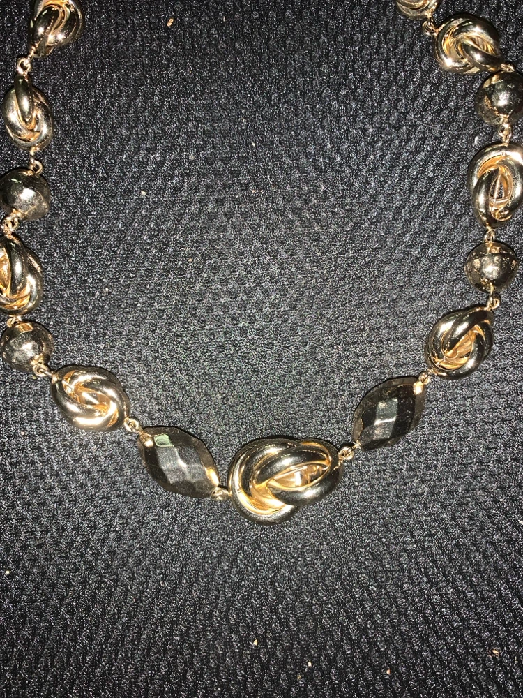 Gold-tone Knot Necklace - photo 3