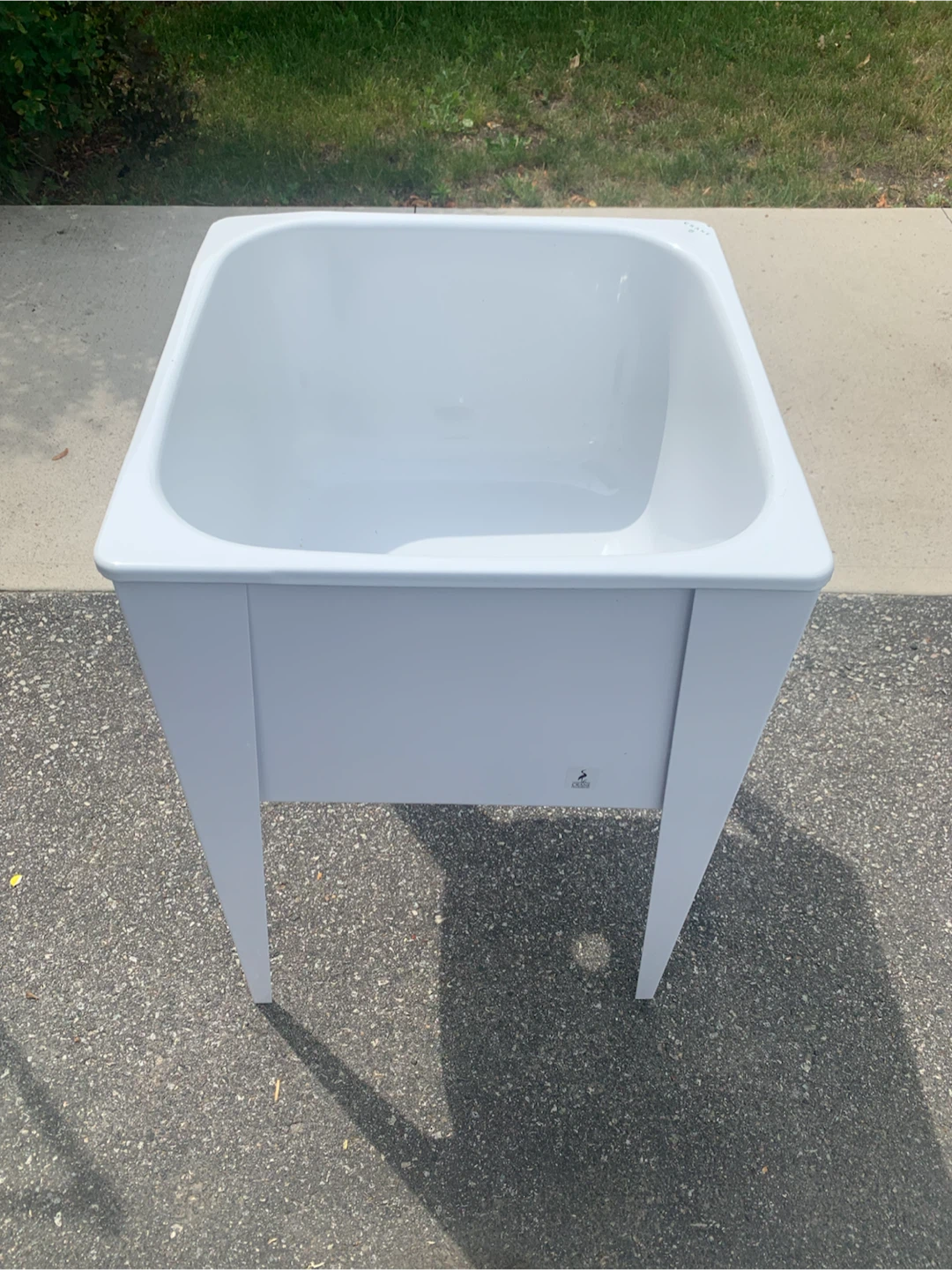 ENAMEL STEEL LAUNDRY TUB AND STAND