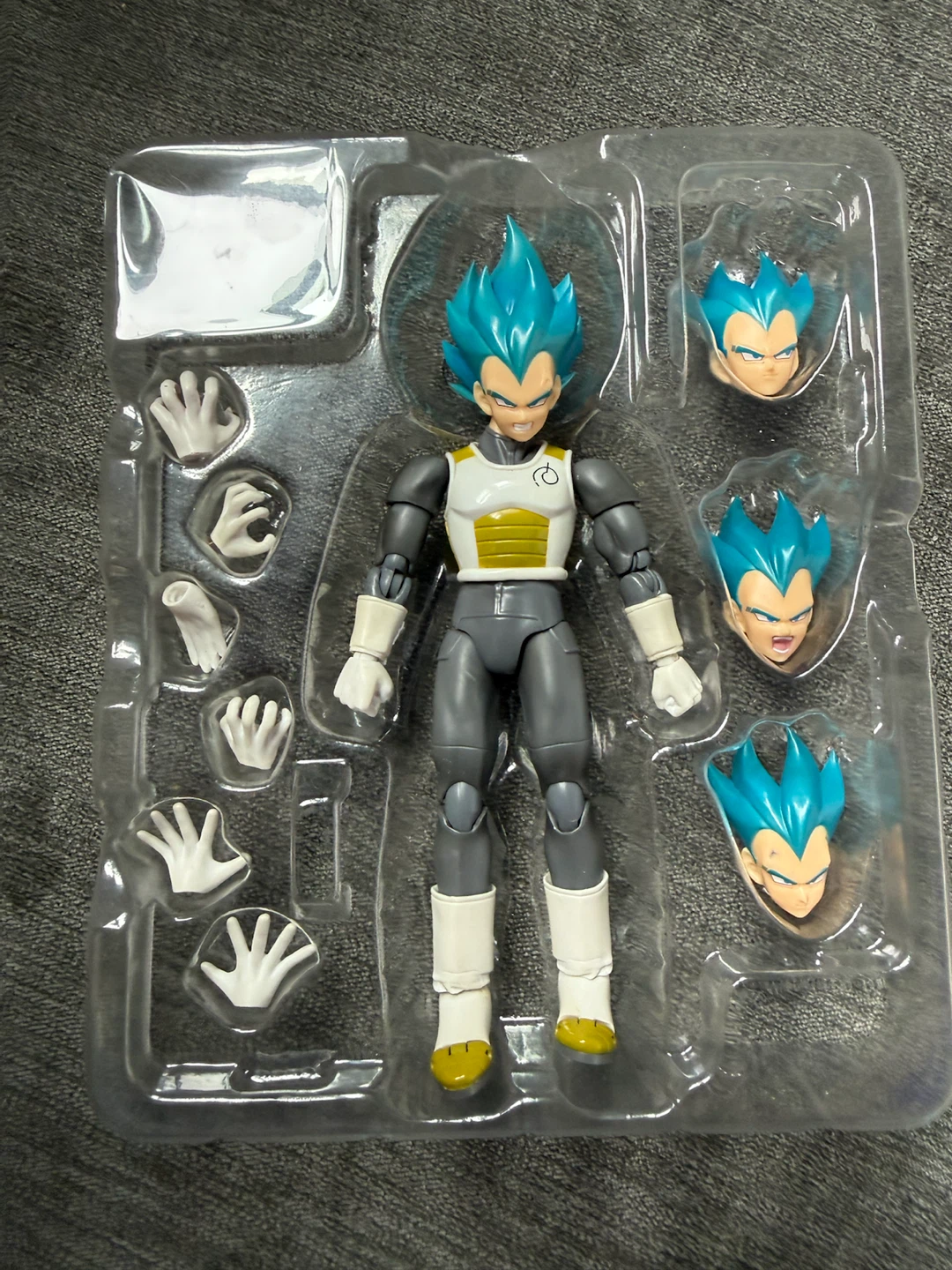 Bandai S.H.Figuarts Super Saiyan Vegeta Action Figure