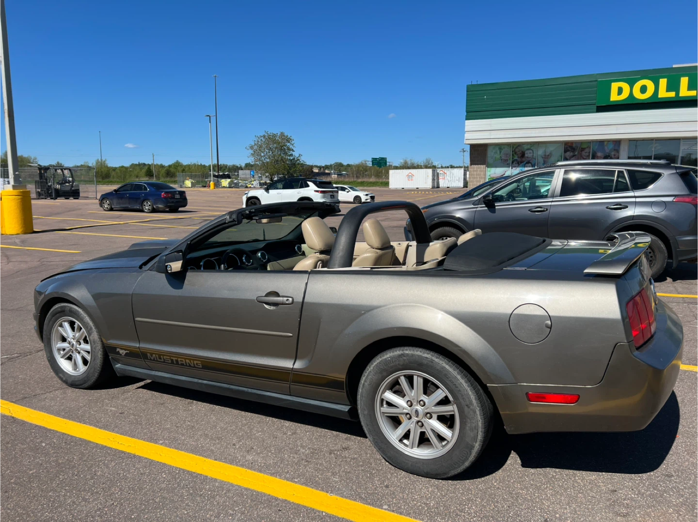 Ford Mustang Convertible - photo 2