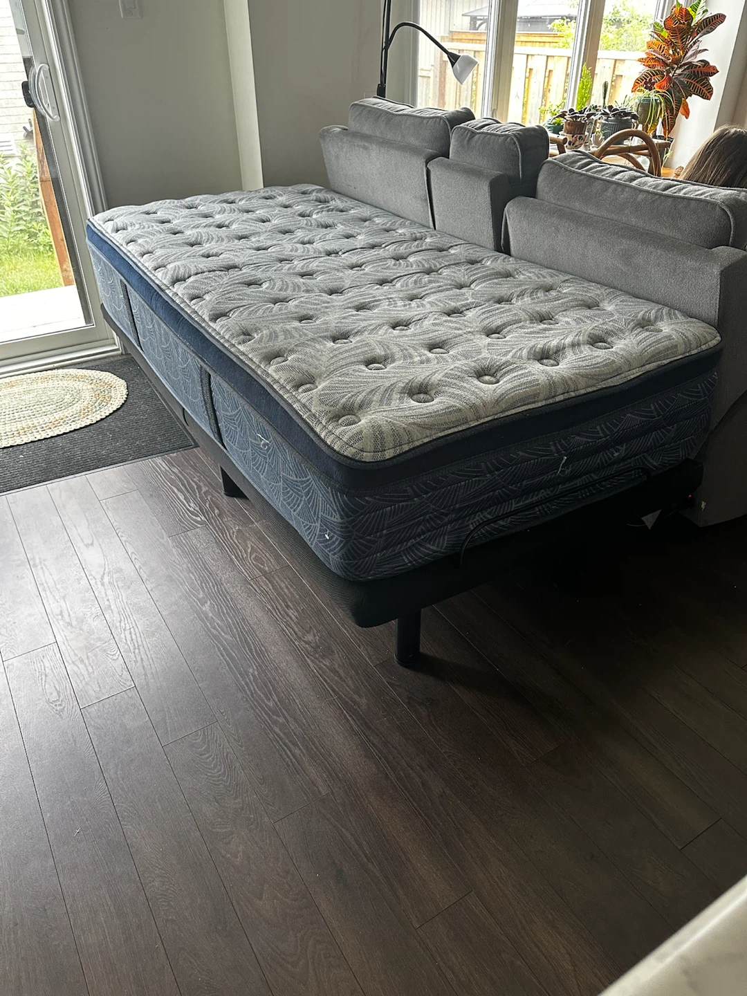 Twin XL Adjustable Bed Set - Serra Mattress + Powered Base
