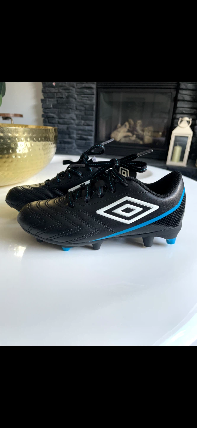 KIDS UMBRO Soccer Cleats Size 12