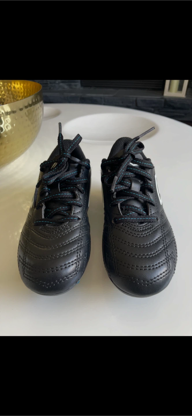 KIDS UMBRO Soccer Cleats Size 12 - photo 4