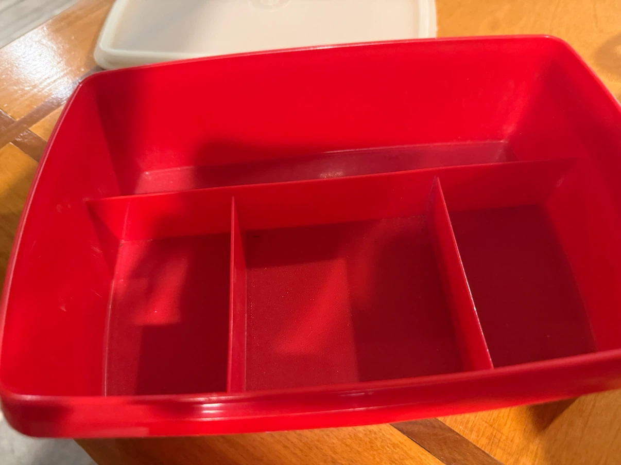 Tupperware Divided Red Serving Dish - photo 3