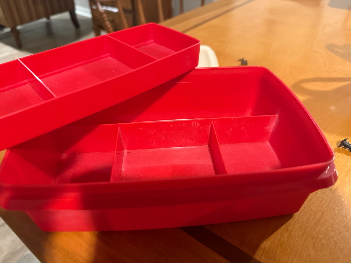 Tupperware Divided Red Serving Dish - photo 4