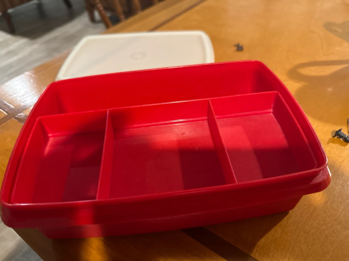 Tupperware Divided Red Serving Dish - photo 5