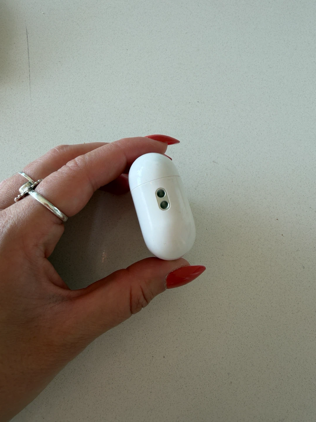 Genuine Apple AirPods Pro 2nd Gen Charging Case ONLY (Lightning) - photo 2