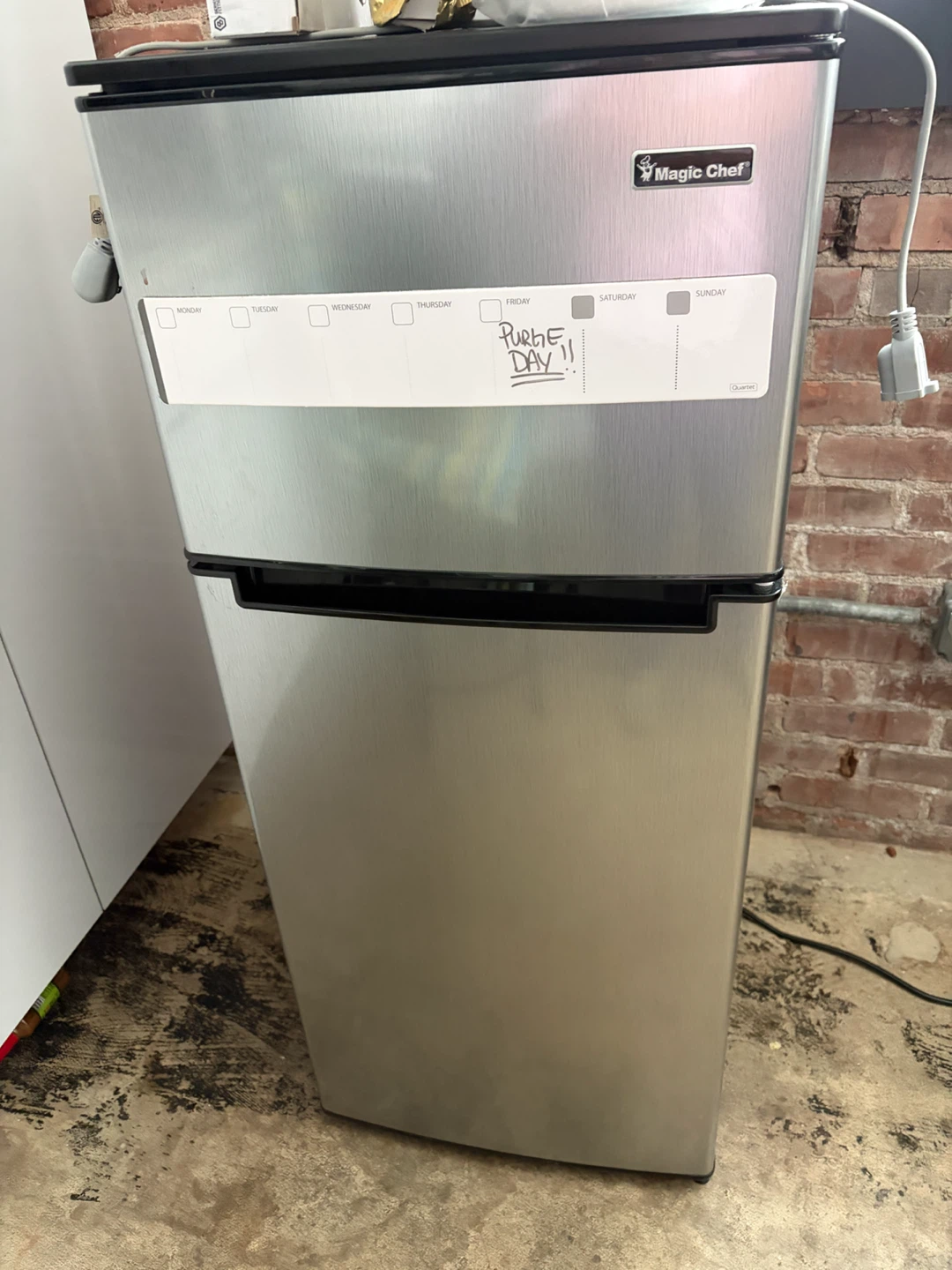 Magic Chef Refrigerator - photo 2
